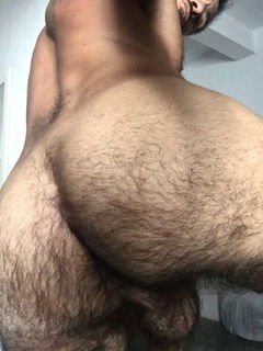 Photo by Smitty with the username @Resol702,  May 31, 2019 at 10:35 PM. The post is about the topic Hairy butt