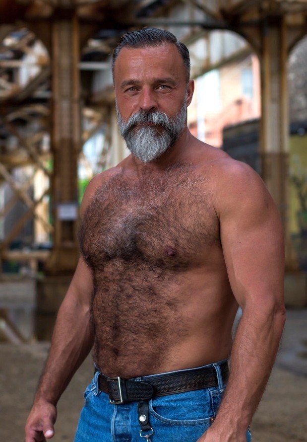 Photo by Smitty with the username @Resol702,  December 10, 2019 at 5:44 PM. The post is about the topic Gay Hairy Men