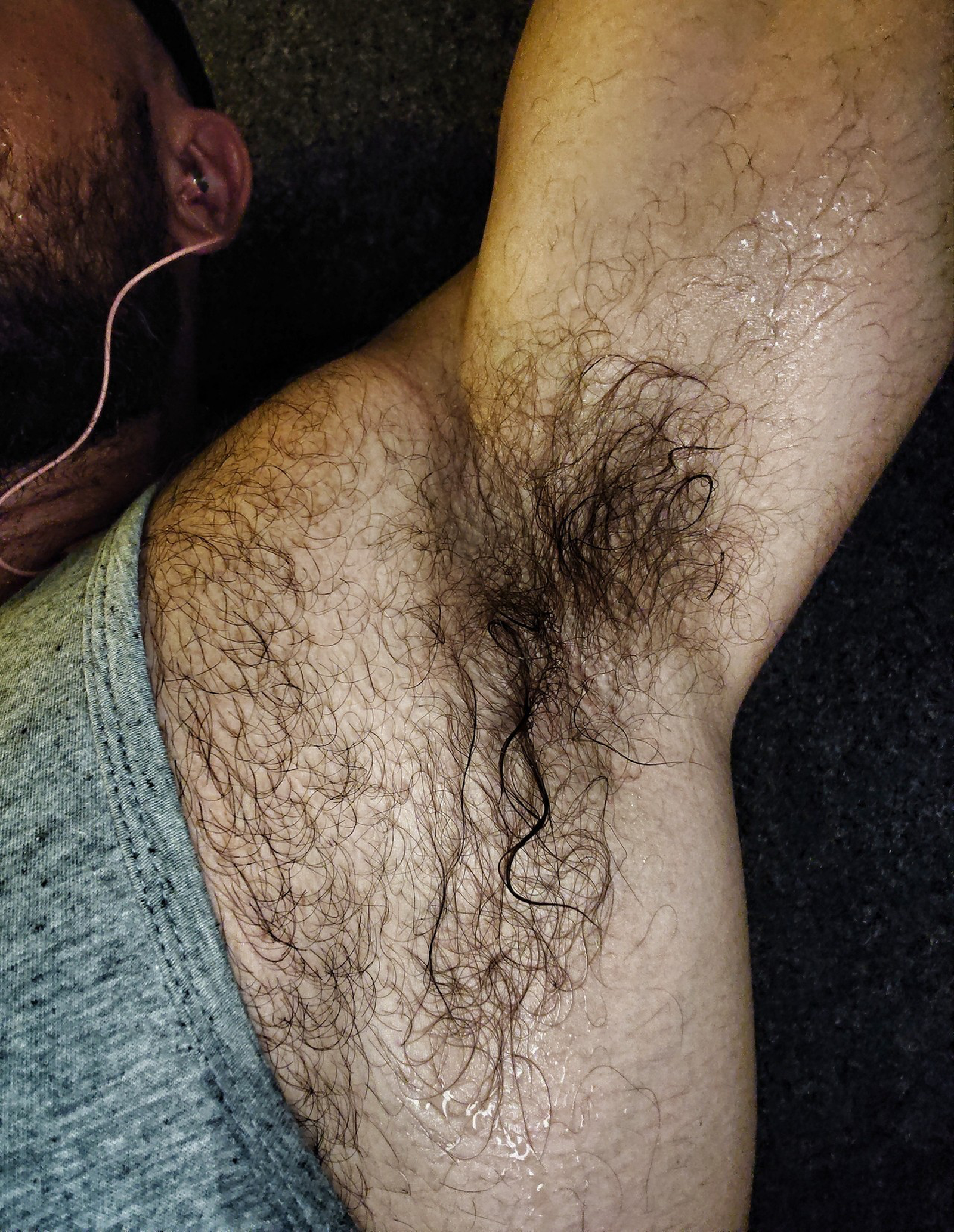 Photo by Smitty with the username @Resol702,  December 26, 2019 at 5:51 AM. The post is about the topic Gay Hairy Armpits