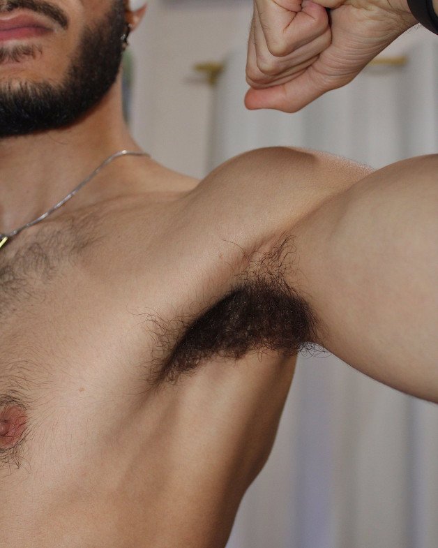 Photo by Smitty with the username @Resol702,  October 11, 2023 at 3:11 PM. The post is about the topic Gay Hairy Armpits