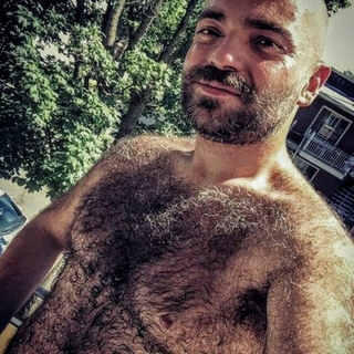 Photo by Smitty with the username @Resol702,  November 23, 2020 at 8:22 PM. The post is about the topic Gay Hairy Men