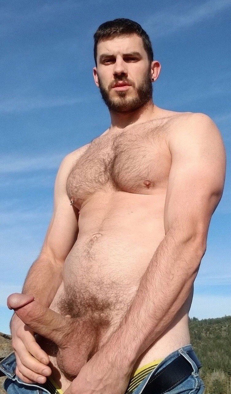 Photo by Smitty with the username @Resol702,  March 22, 2019 at 5:40 PM. The post is about the topic Gay Hairy Men