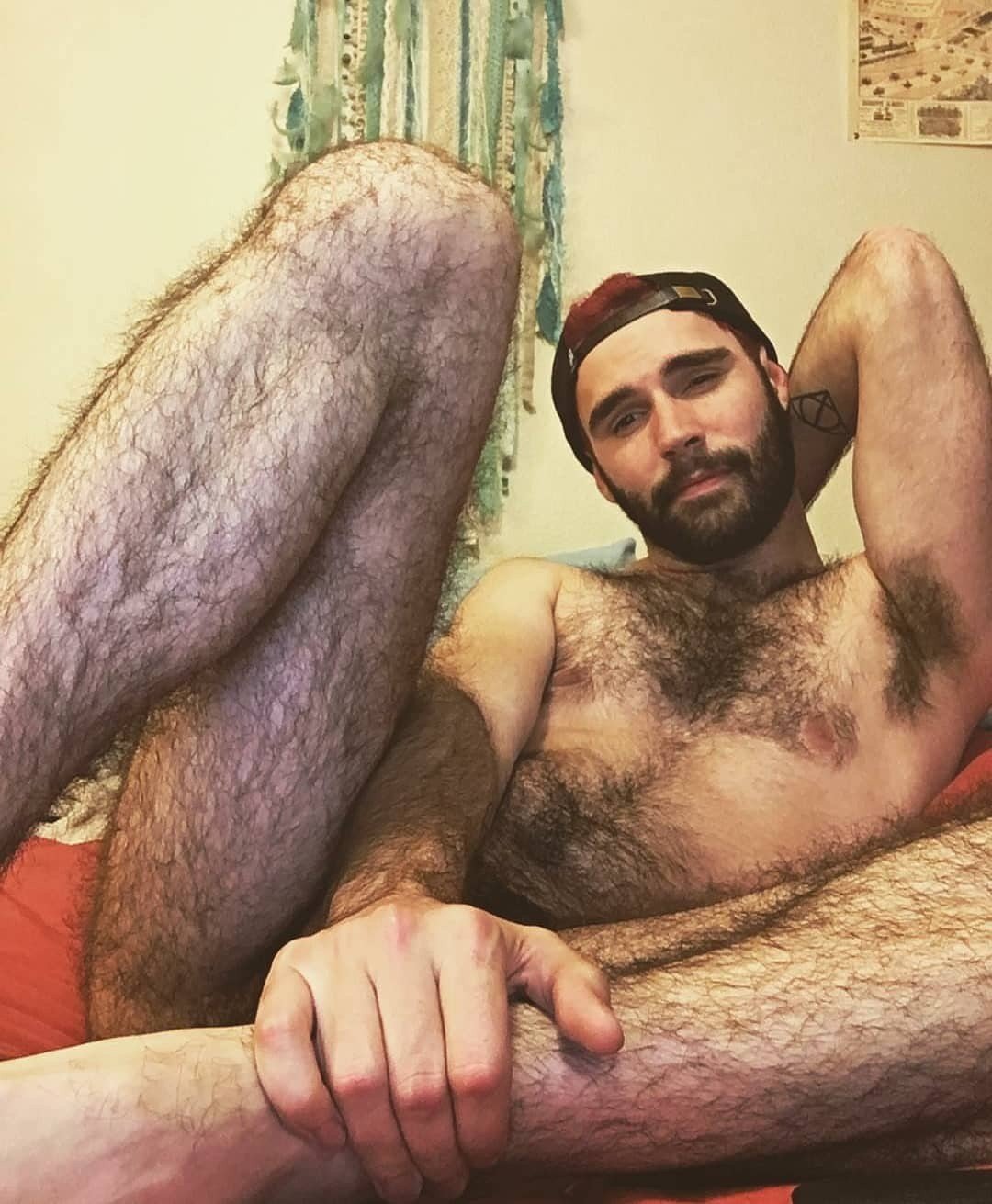 Photo by Smitty with the username @Resol702,  January 14, 2019 at 5:40 AM. The post is about the topic Gay Hairy Men
