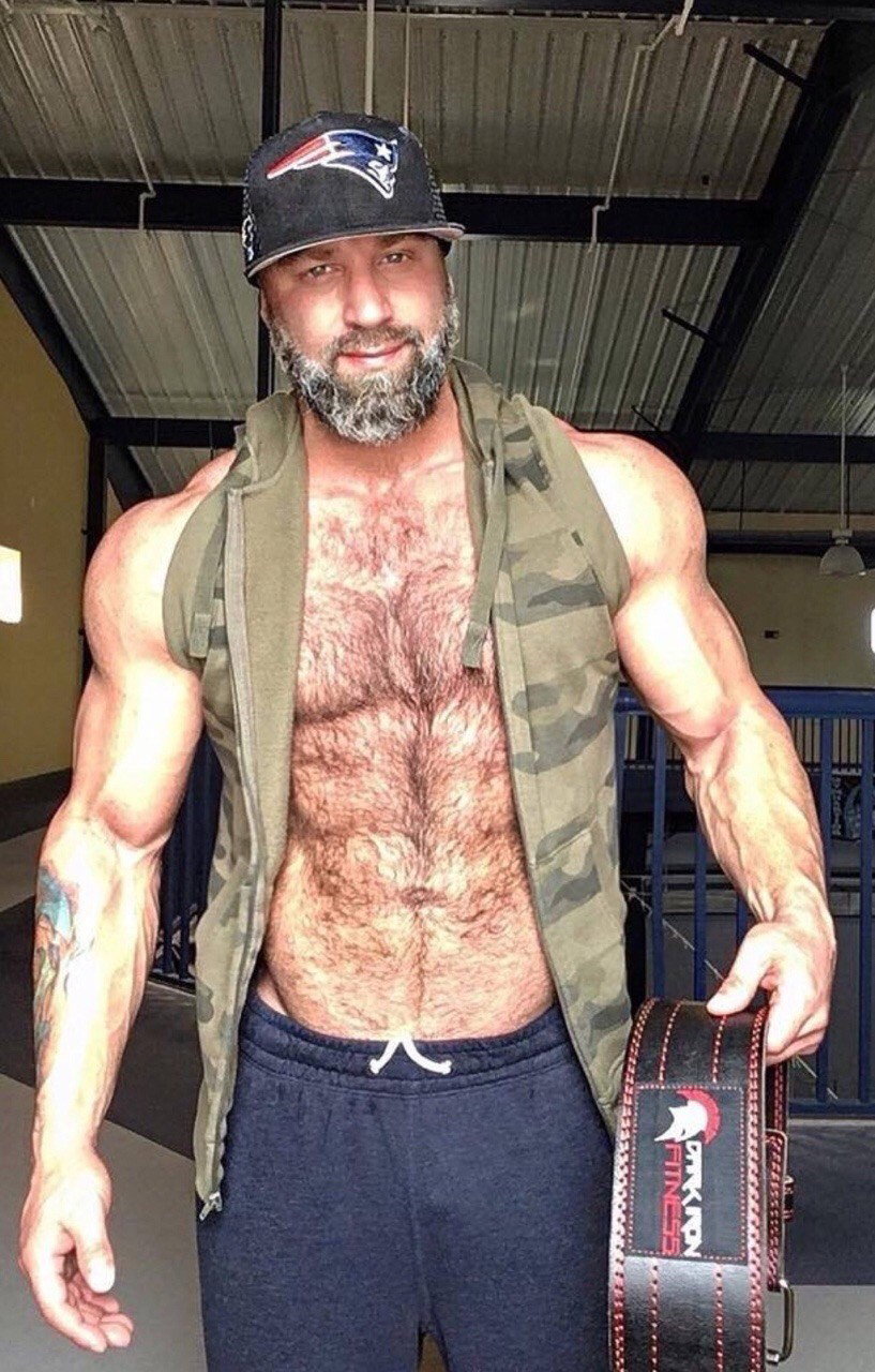 Photo by Smitty with the username @Resol702,  February 7, 2019 at 3:50 AM. The post is about the topic Gay Hairy Men