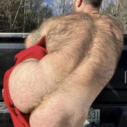 Photo by Smitty with the username @Resol702,  February 25, 2024 at 4:20 PM. The post is about the topic Gay Hairy Back