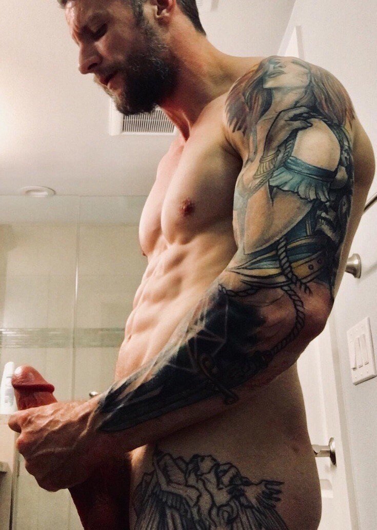 Photo by Smitty with the username @Resol702,  January 25, 2019 at 3:29 AM. The post is about the topic Tattooed Naked Men
