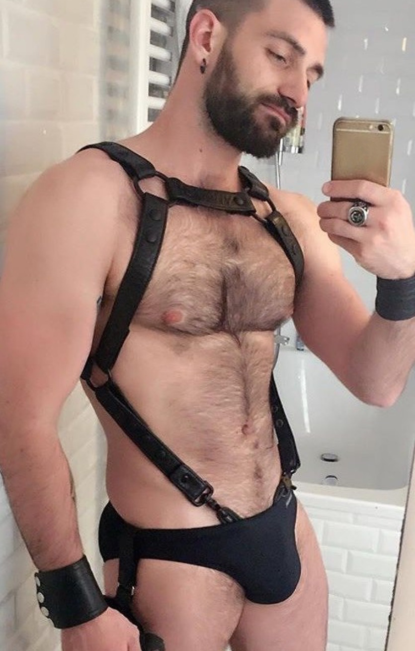 Photo by Smitty with the username @Resol702,  March 31, 2020 at 8:05 PM. The post is about the topic Gay Hairy Men
