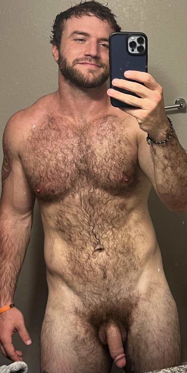 Photo by Smitty with the username @Resol702,  January 6, 2024 at 4:09 PM. The post is about the topic Gay Hairy Men