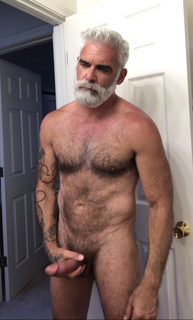 Photo by Smitty with the username @Resol702,  February 16, 2021 at 5:17 PM. The post is about the topic Silver daddies