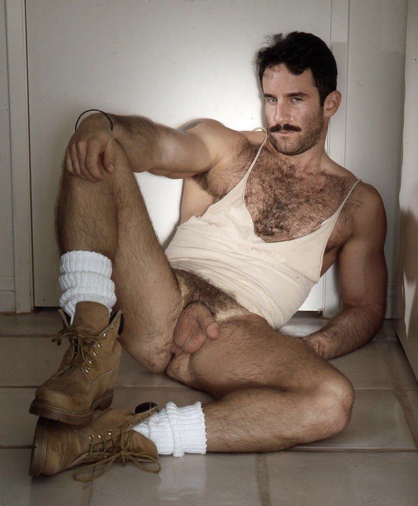 Photo by Smitty with the username @Resol702,  February 13, 2023 at 3:52 PM. The post is about the topic Gay Hairy Men