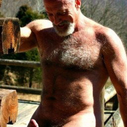 Photo by Smitty with the username @Resol702,  November 16, 2022 at 3:40 PM. The post is about the topic Gay Hairy Men