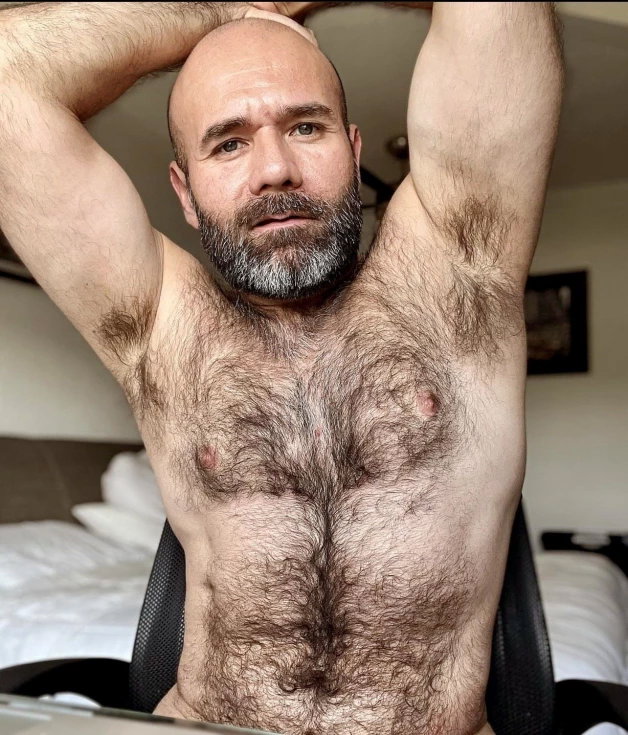 Photo by Smitty with the username @Resol702,  April 11, 2024 at 2:50 PM. The post is about the topic Gay Hairy Men