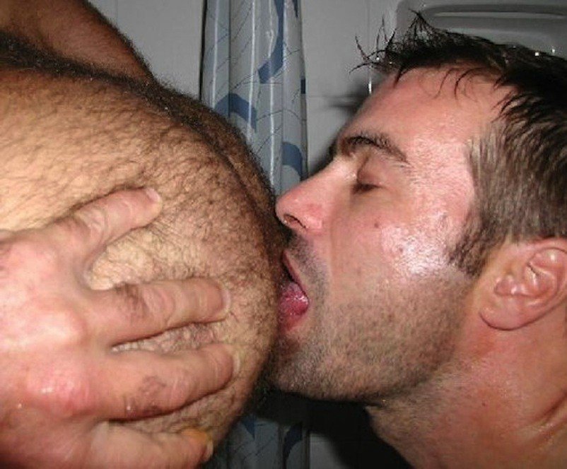 Hairy dudes love to lick each other's ass and to suck dicks. 