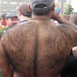 Photo by Smitty with the username @Resol702,  February 9, 2022 at 5:07 PM. The post is about the topic Gay Hairy Back