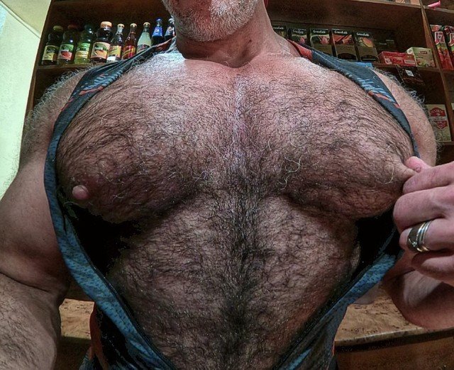 Photo by Smitty with the username @Resol702,  November 25, 2019 at 5:57 PM. The post is about the topic Hairy Man Nips.