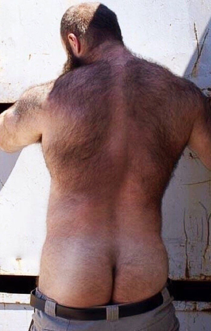 Photo by Smitty with the username @Resol702,  November 10, 2019 at 6:44 PM. The post is about the topic Gay Hairy Back