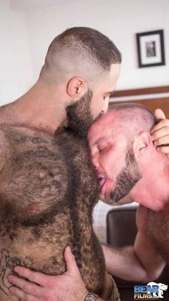 Photo by Smitty with the username @Resol702,  April 15, 2019 at 10:50 PM. The post is about the topic Gay Hairy Men