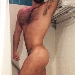 Photo by Smitty with the username @Resol702,  December 10, 2022 at 3:20 PM. The post is about the topic Gay Hairy Men