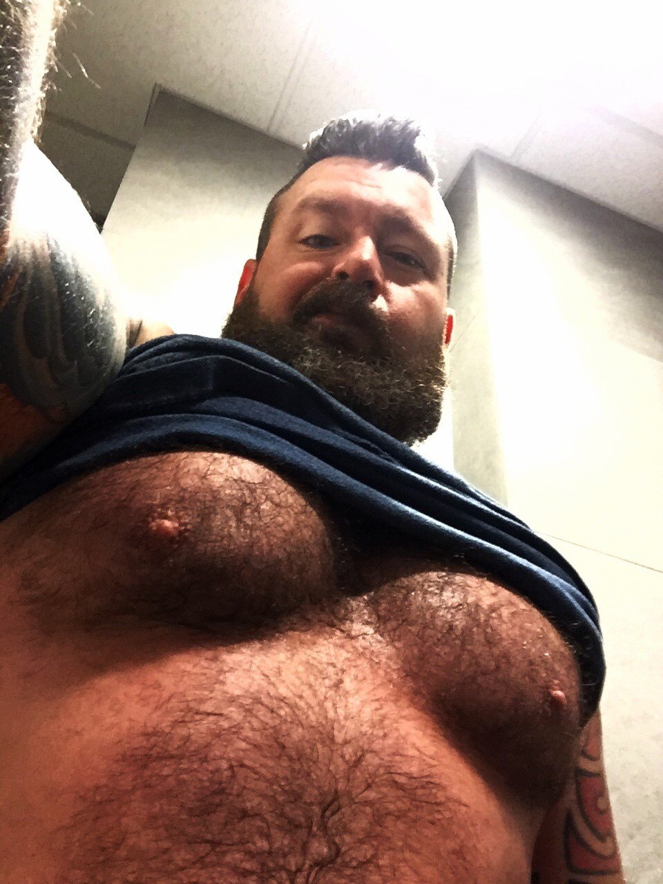 Photo by Smitty with the username @Resol702,  July 28, 2019 at 5:51 PM. The post is about the topic Hairy bears
