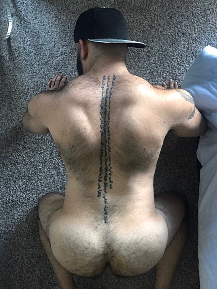 Photo by Smitty with the username @Resol702,  December 4, 2020 at 1:59 AM. The post is about the topic Gay Hairy Back