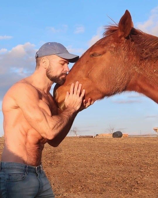 Photo by Smitty with the username @Resol702,  December 3, 2020 at 7:21 PM. The post is about the topic Gay Cowboys & Farmers