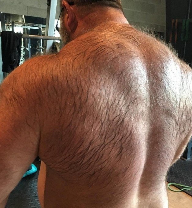 Photo by Smitty with the username @Resol702,  January 21, 2024 at 3:51 PM. The post is about the topic Gay Hairy Back