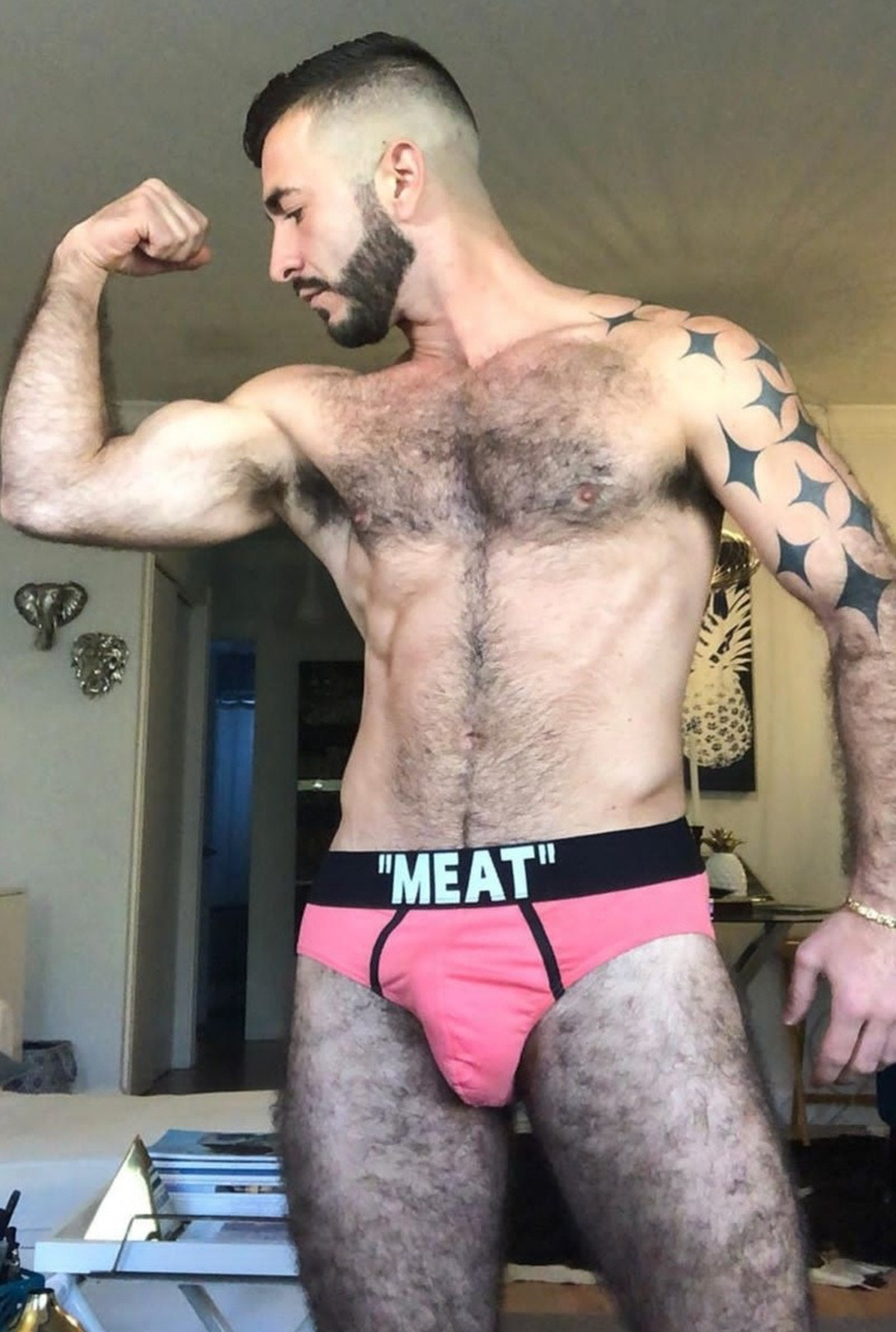 Photo by Smitty with the username @Resol702,  December 16, 2019 at 5:04 AM. The post is about the topic Gay Hairy Men
