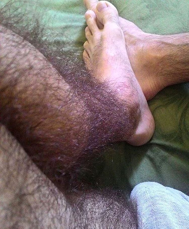 Photo by Smitty with the username @Resol702,  July 5, 2020 at 9:06 PM. The post is about the topic Gay hairy legs