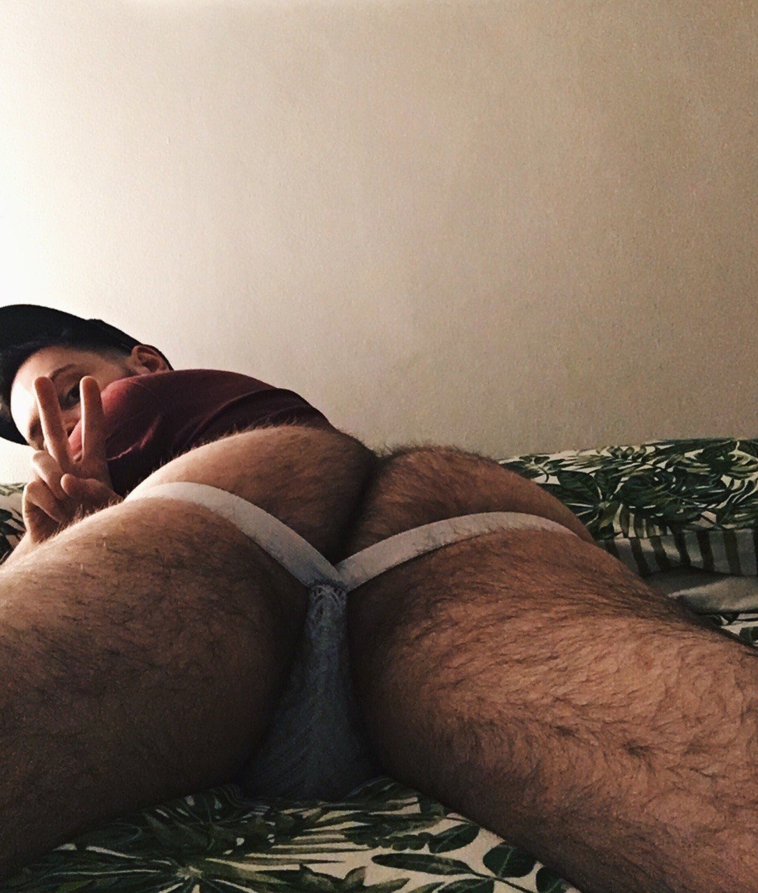 Photo by Smitty with the username @Resol702,  January 31, 2019 at 9:19 PM. The post is about the topic Hairy butt