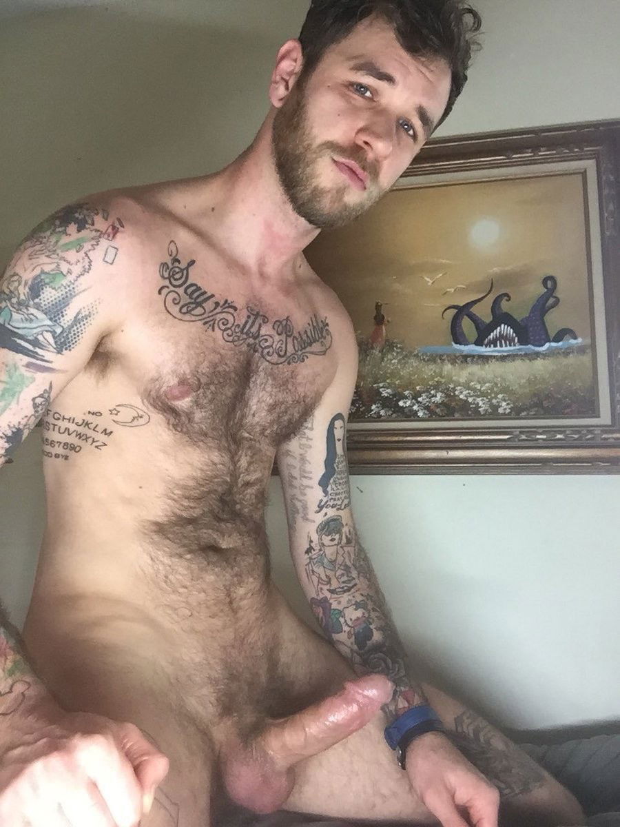 Photo by Smitty with the username @Resol702,  January 28, 2019 at 8:08 PM. The post is about the topic Gay Hairy Men