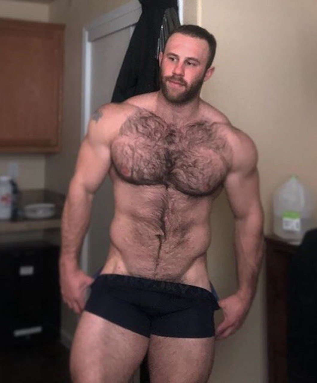 Photo by Smitty with the username @Resol702,  March 24, 2019 at 7:40 PM. The post is about the topic Gay Hairy Men