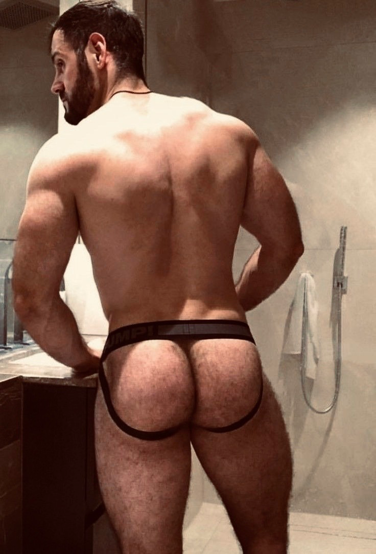 Photo by Smitty with the username @Resol702,  September 19, 2019 at 11:41 PM. The post is about the topic Hairy butt
