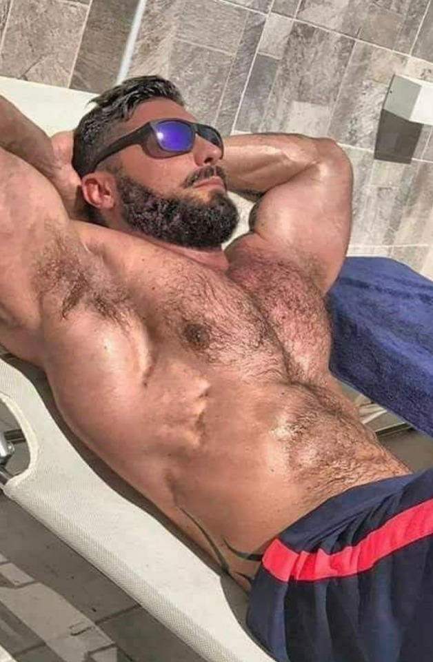 Photo by Smitty with the username @Resol702,  December 18, 2019 at 6:01 AM. The post is about the topic Gay Hairy Men