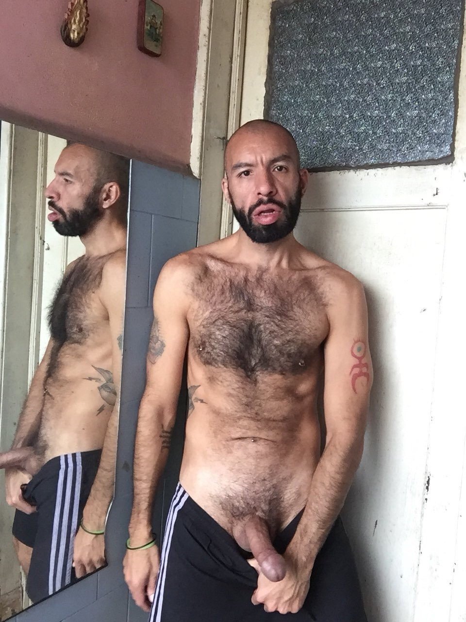 Photo by Smitty with the username @Resol702,  August 25, 2019 at 9:29 PM. The post is about the topic Gay Hairy Men