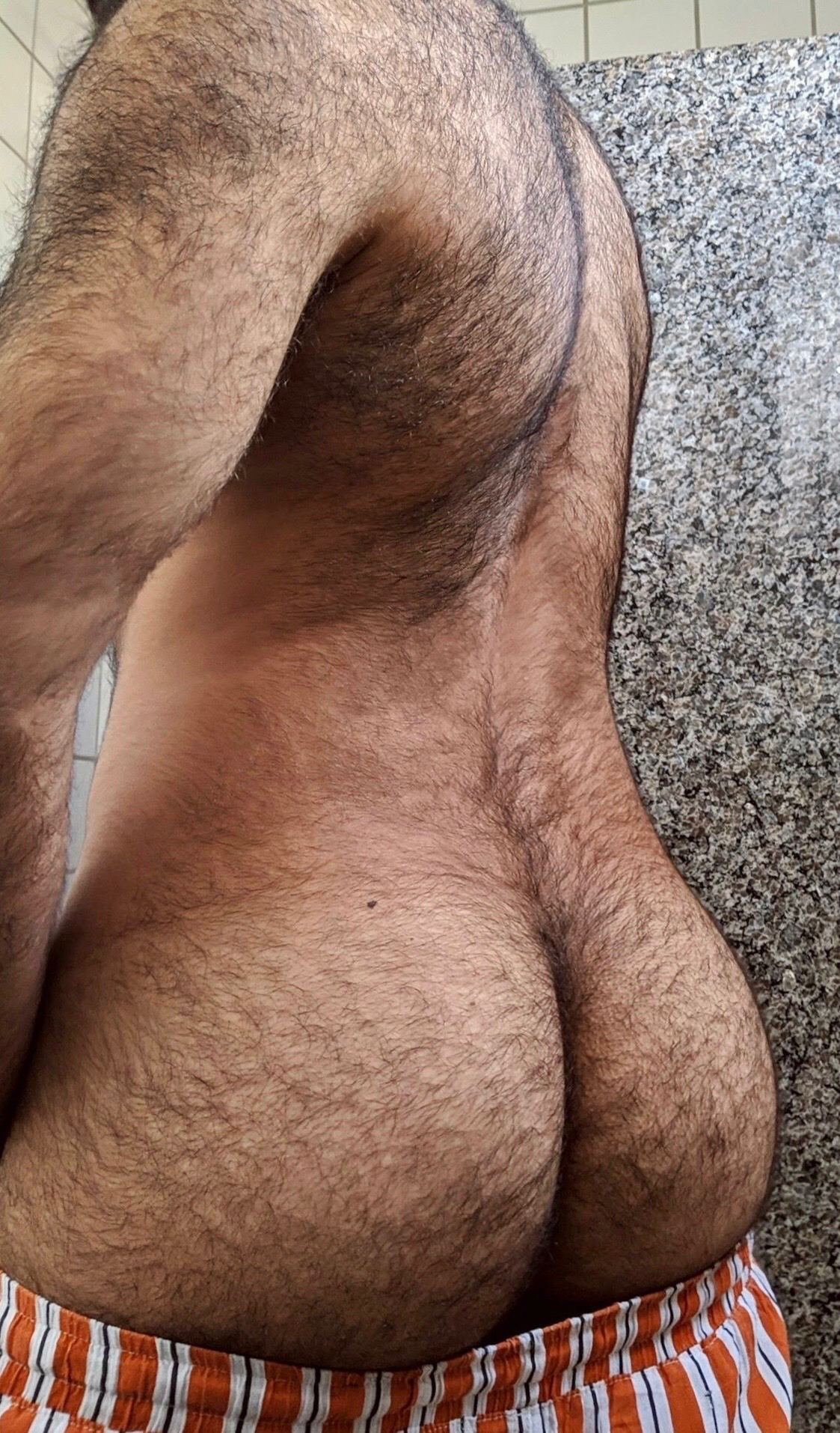 Photo by Smitty with the username @Resol702,  July 23, 2020 at 5:04 AM. The post is about the topic Gay Hairy Back