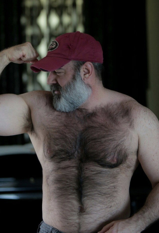 Photo by Smitty with the username @Resol702,  March 15, 2020 at 3:23 PM. The post is about the topic Hairy bears