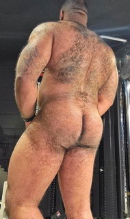 Photo by Smitty with the username @Resol702,  May 9, 2023 at 2:19 PM. The post is about the topic Gay Hairy Back