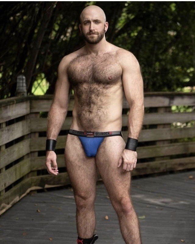 Photo by Smitty with the username @Resol702,  February 6, 2019 at 11:51 PM. The post is about the topic Gay Hairy Men