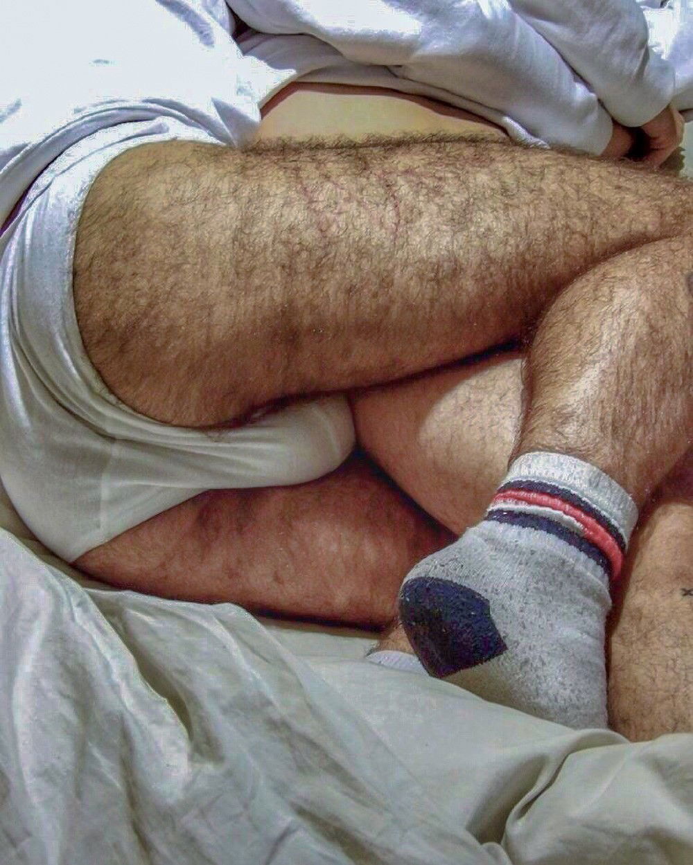 Photo by Smitty with the username @Resol702,  February 21, 2019 at 4:15 AM. The post is about the topic Gay hairy legs and the text says 'Woof'