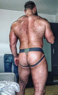 Photo by Smitty with the username @Resol702,  August 19, 2023 at 2:44 PM. The post is about the topic Gay Hairy Back