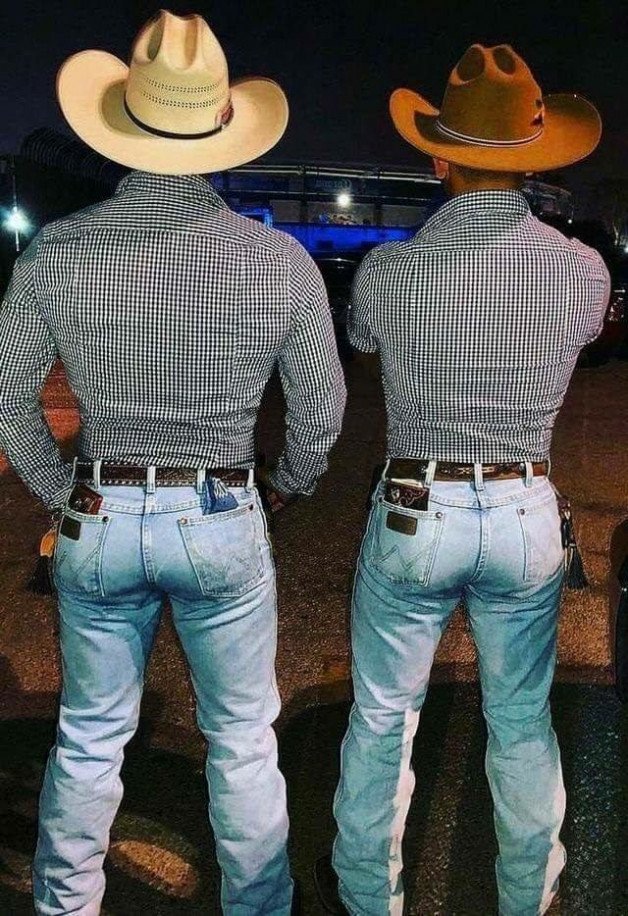 Photo by Smitty with the username @Resol702,  January 17, 2022 at 6:22 PM. The post is about the topic Gay Cowboy Butts