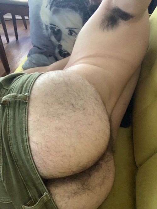 Photo by Smitty with the username @Resol702,  October 25, 2020 at 3:35 AM. The post is about the topic male ass cracks are so fantastic