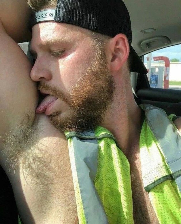 Photo by Smitty with the username @Resol702,  June 11, 2023 at 2:31 PM. The post is about the topic Gay Hairy Armpits