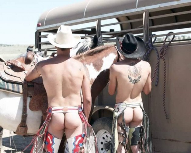 Photo by Smitty with the username @Resol702,  November 9, 2022 at 5:29 PM. The post is about the topic Gay Cowboy Butts