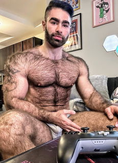 Photo by Smitty with the username @Resol702,  December 4, 2023 at 3:55 PM. The post is about the topic Gay Hairy Men