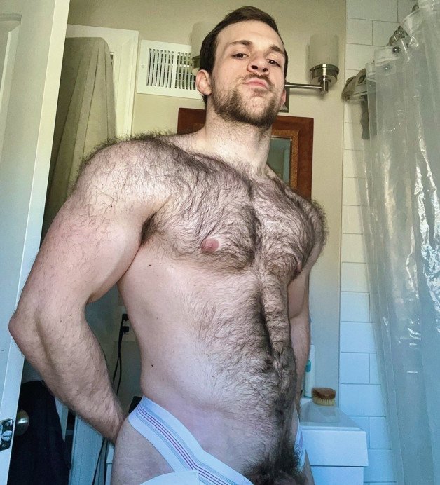 Photo by Smitty with the username @Resol702,  December 4, 2023 at 4:57 PM. The post is about the topic Gay Hairy Men