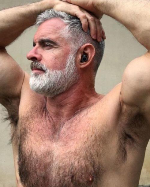 Photo by Smitty with the username @Resol702,  November 13, 2020 at 2:23 AM. The post is about the topic Gay Hairy Armpits