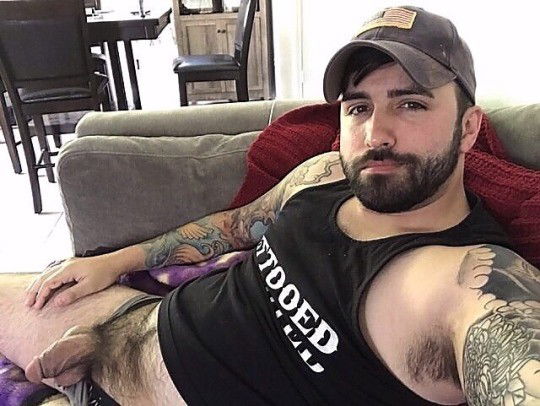 Photo by Smitty with the username @Resol702,  January 17, 2019 at 3:46 PM. The post is about the topic Gay hairy cocks