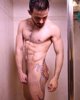 Photo by kimimak with the username @kimimak,  September 29, 2016 at 1:13 PM and the text says 'sprinkledpeen:


Fernando Conde (@fnandofc on IG) displays his nice body and gives us a peek of his incredible dragon tattoo'