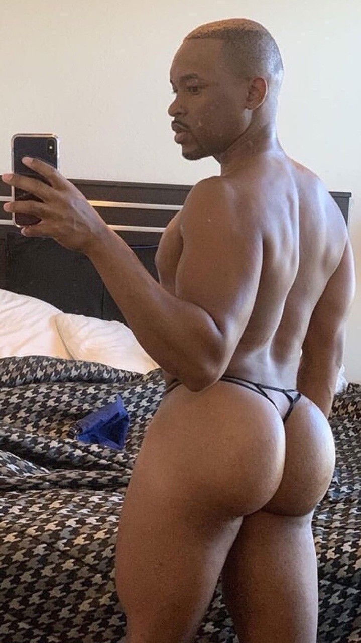 Photo by Jkat076 with the username @Jkat076, who is a verified user,  January 23, 2019 at 6:57 AM. The post is about the topic GayExTumblr and the text says 'Phat juicy ass 🤨🤤🙌🏽'